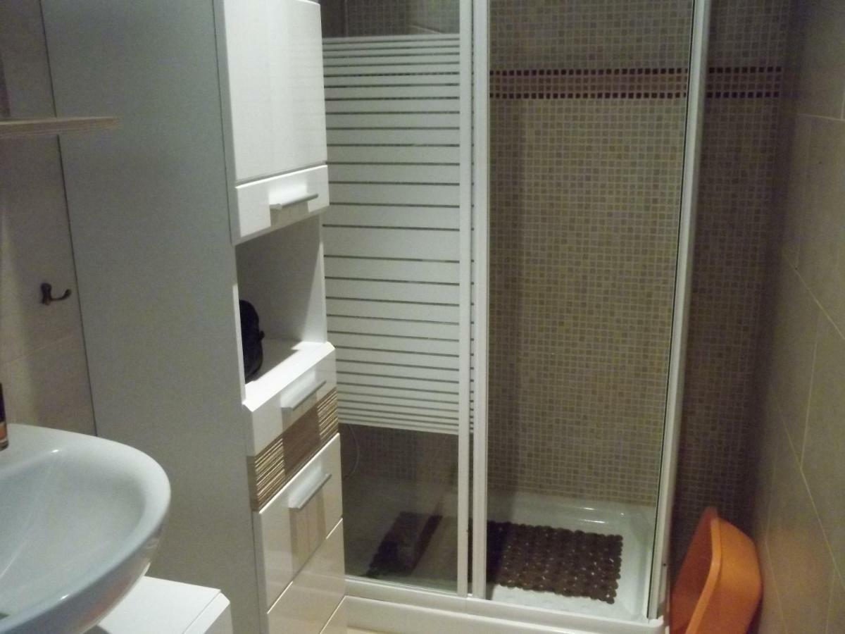 Madamme Curie Apartment تورّيفيِخا المظهر الخارجي الصورة