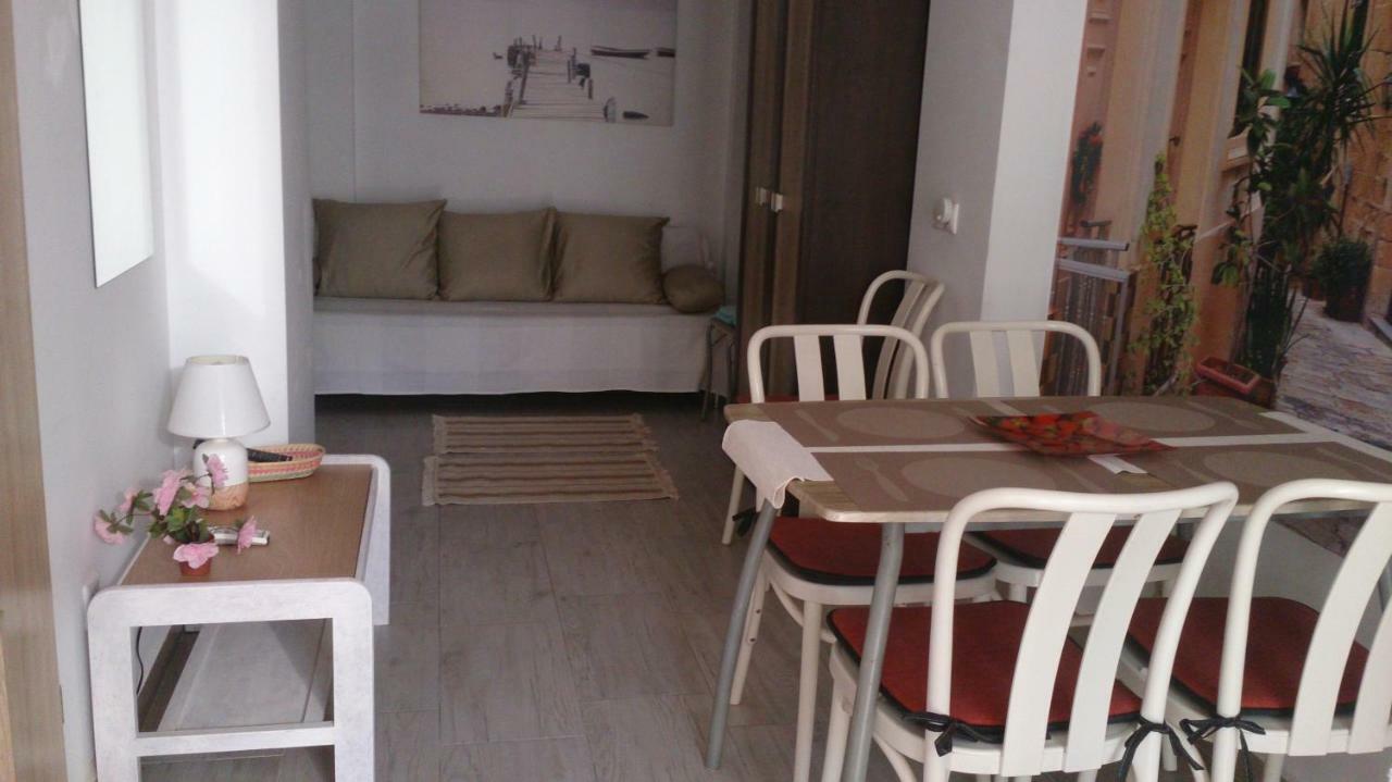 Madamme Curie Apartment تورّيفيِخا المظهر الخارجي الصورة